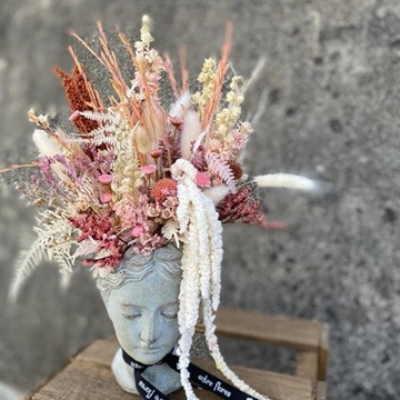 BUSTO CON FLOR PRESERVADA - Imagen 1