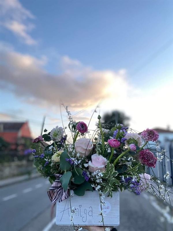 Caja de flores personalizable - Imagen 2