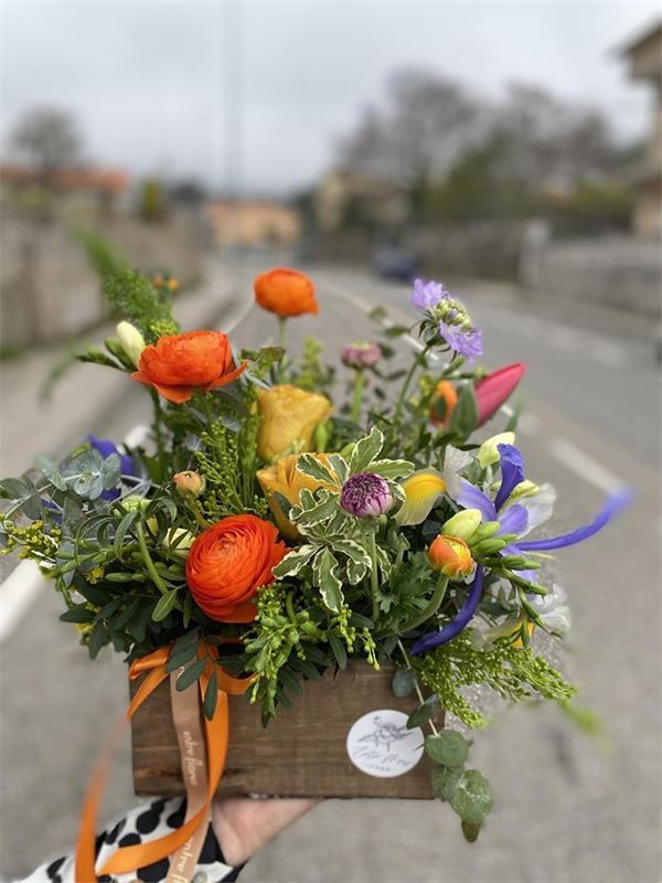 Caja de madera con flor de temporada desde: - Imagen 2
