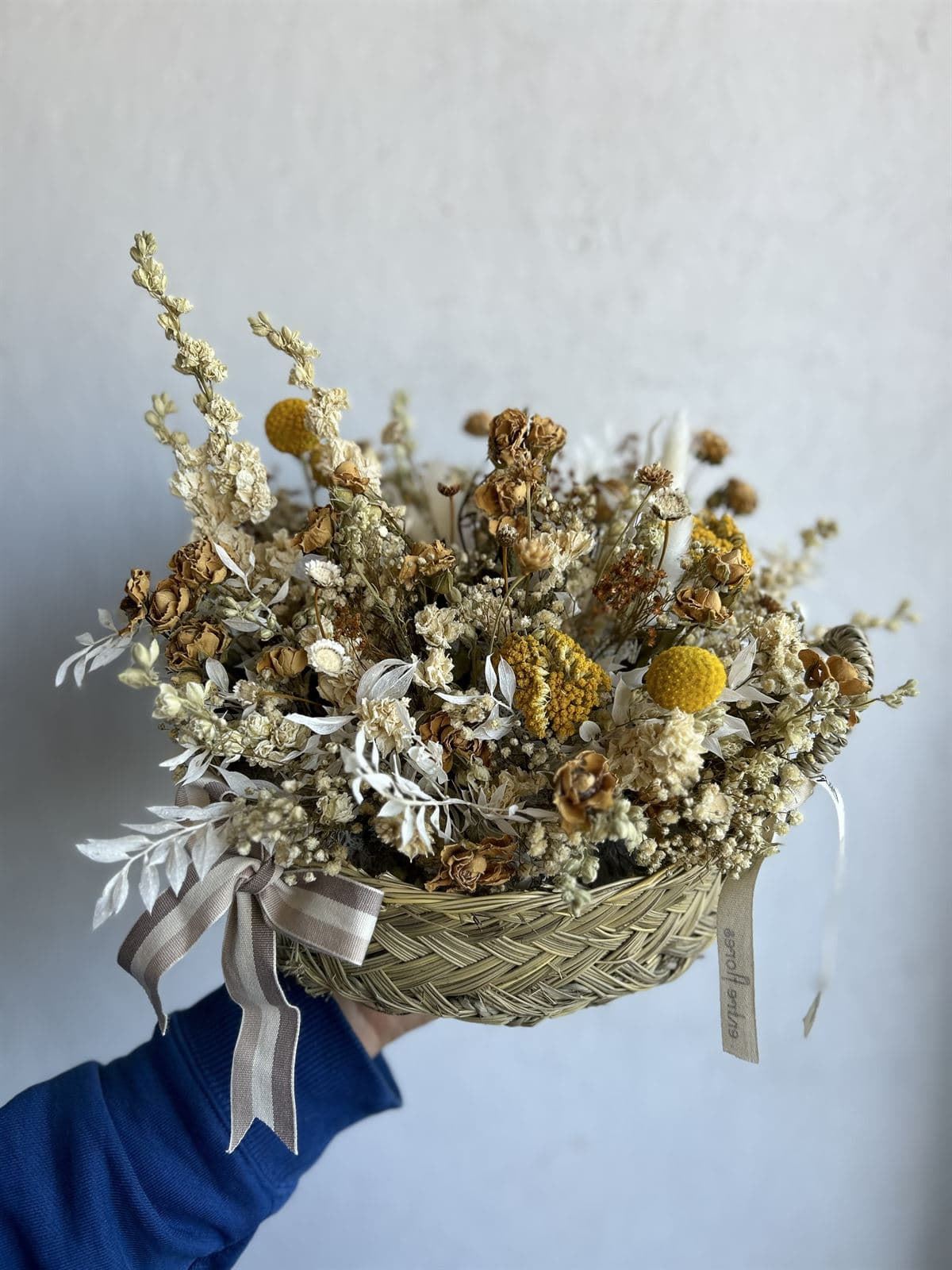 Cesto grande de flores preservadas - Imagen 1