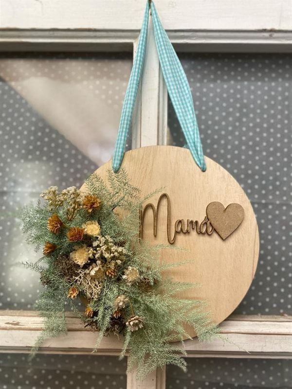 Disco de madera personalizado con flor preservada - Imagen 1