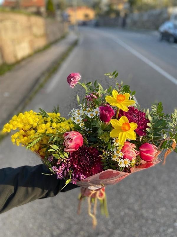 Ramo de flores Alegria desde: - Imagen 1
