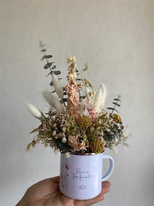 Tacita personalizada con flores preservadas - Imagen 3